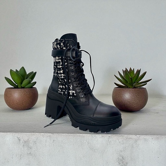 MONCLER Bottines Envile Buckle In Black - Picture 1 of 8
